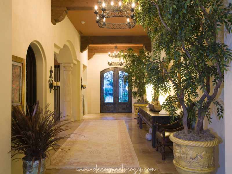 25 STUNNING SMALL HALLWAY LIGHT IDEAS TO SPRUCE UP YOUR SPACE