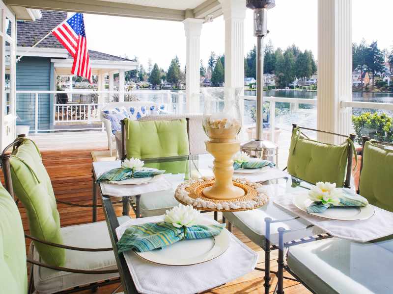 21 SUPER COOL SMALL OUTDOOR DINING IDEAS