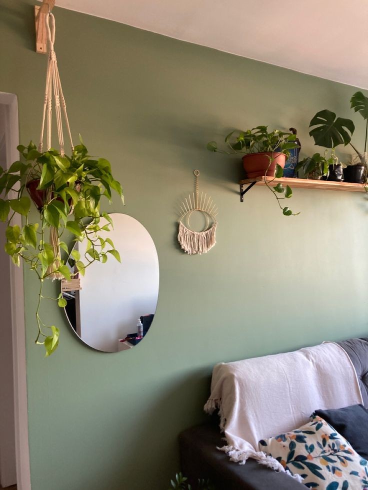 22 Ways to Style Plants in a Small Apartment