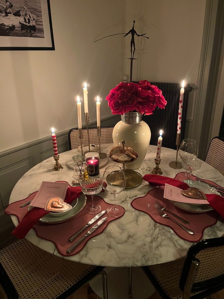 22 Valentine’s Day Decor Ideas for a Romantic Home Atmosphere
