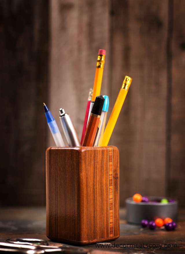 Stylish-Pen-Holders 